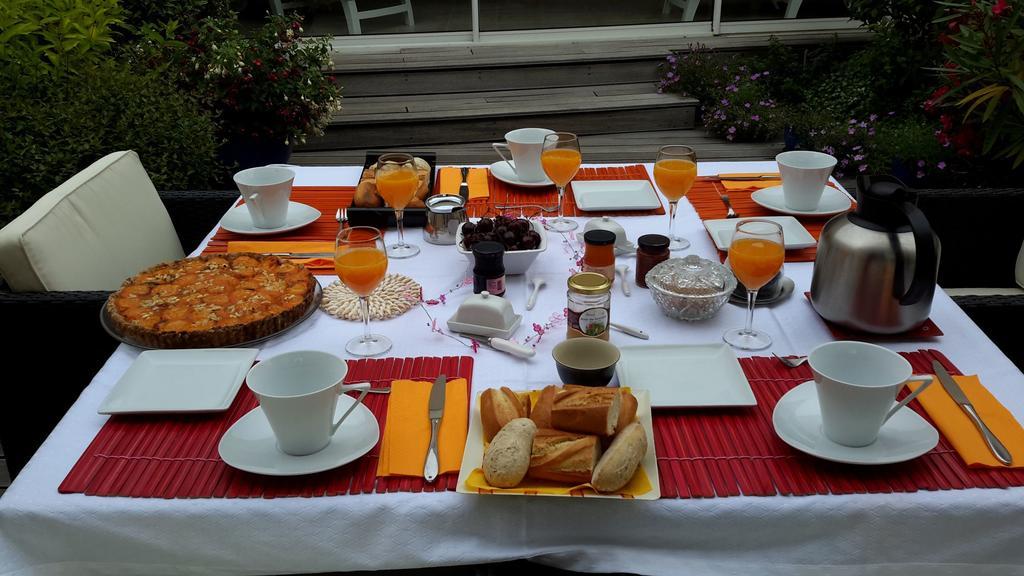 Les Deux Chenes Bed and Breakfast La Chapelle-Sur-Erdre Exteriör bild