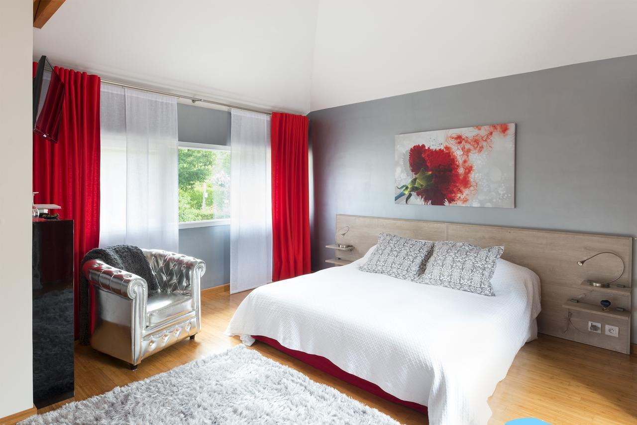 Les Deux Chenes Bed and Breakfast La Chapelle-Sur-Erdre Exteriör bild